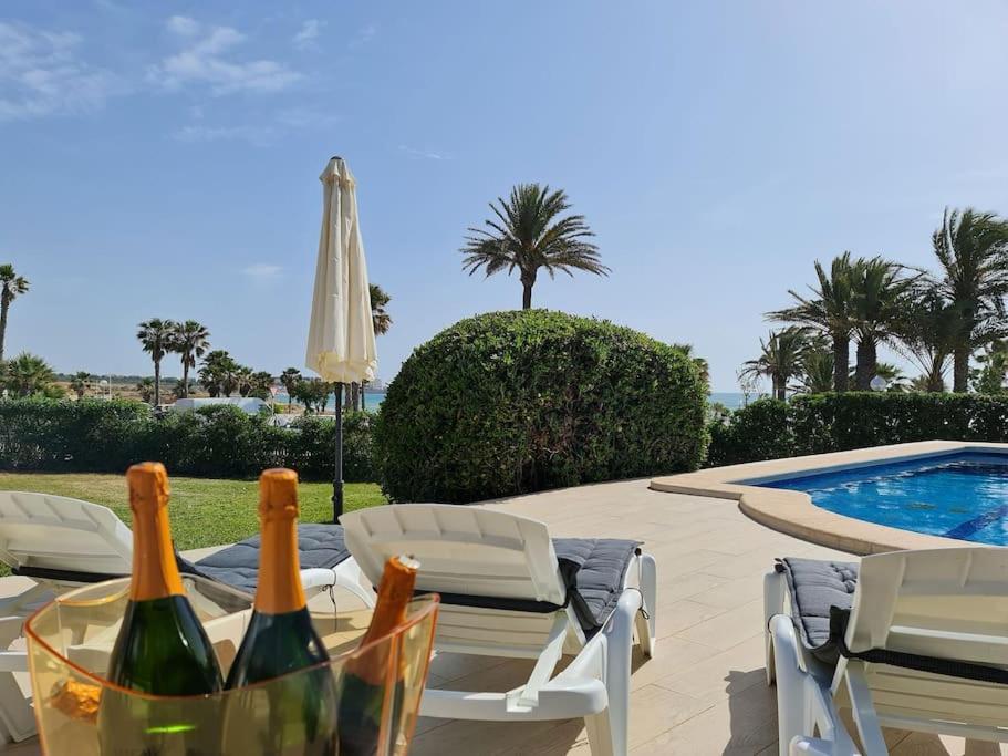 Villa On The Beach Playa Flamenca أوريويلا المظهر الخارجي الصورة